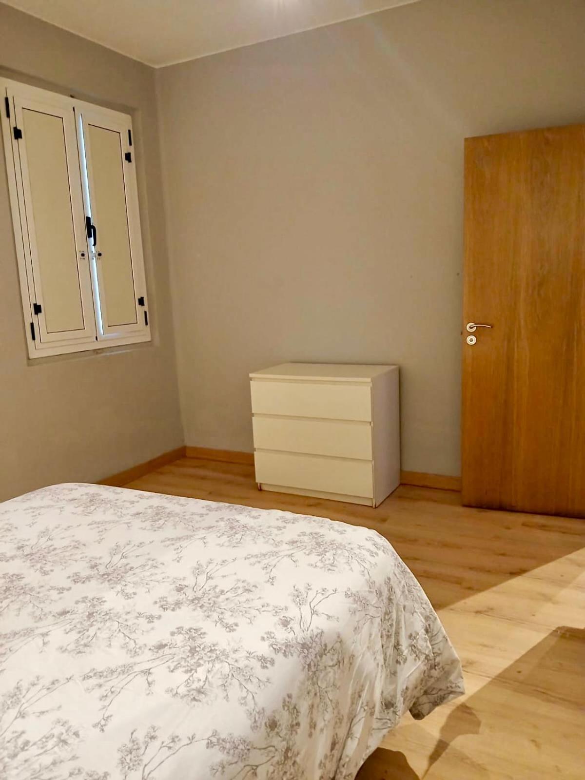 Segundo Antolin Yellow Door Ponferrada Bagian luar foto