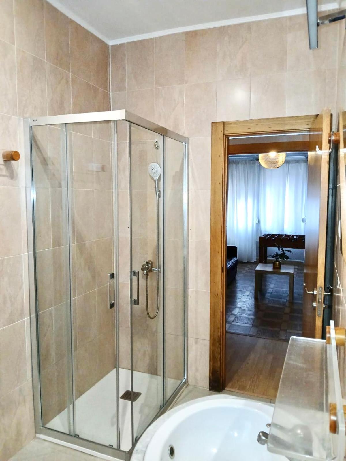 Segundo Antolin Yellow Door Ponferrada Bagian luar foto